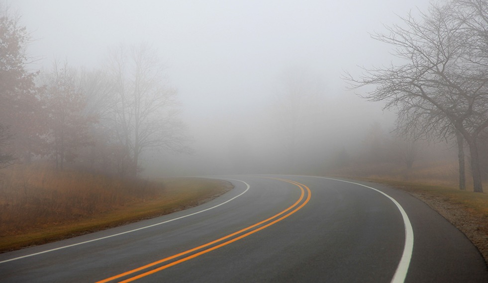 dirigir com segurança em neblina